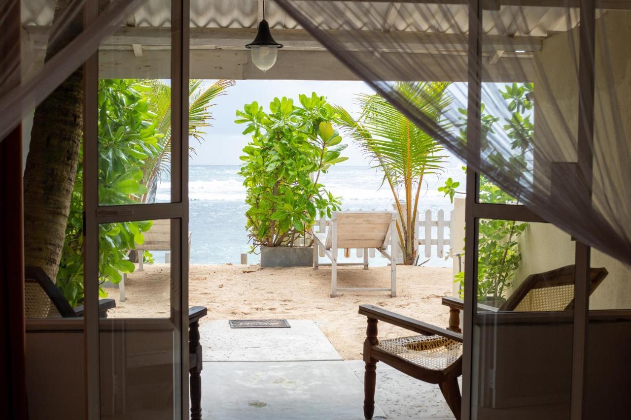 Happy Beach Villa Resort Unawatuna Exteriör bild